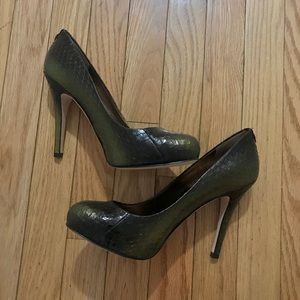Green Snakeskin with A Gold Tint Pumps platforms